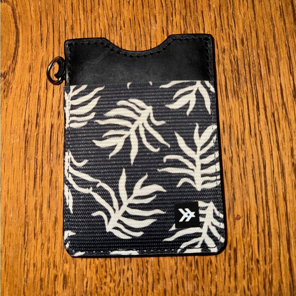 Thread Wallet - Palms
